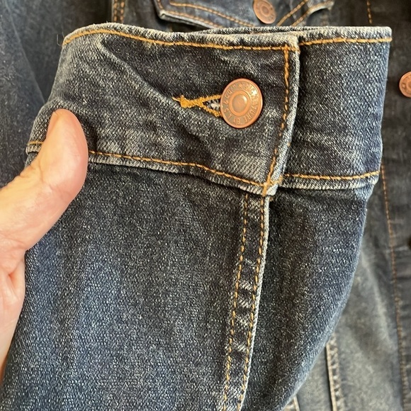 Levi’s Strauss Gold Men’s Jacket Medium Causal Cotton Blue Distressed Preppy - Picture 7 of 17